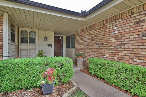 3709 N Riverside Dr, Bethany, OK 73008 photo 2