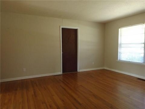 908 Willow, Norman, OK 73072 photo 4
