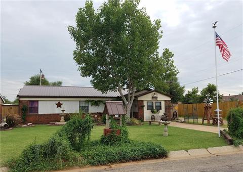1312 Willow, Altus, OK 73521 photo 1