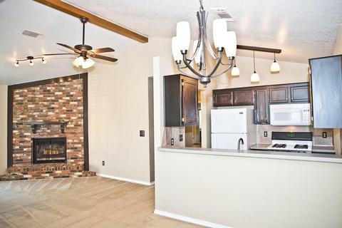 2128 Lonnie Ln, Moore, OK 73170 photo 6