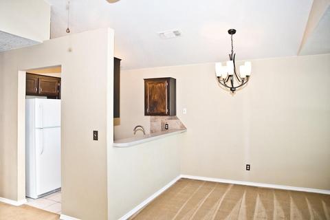 2128 Lonnie Ln, Moore, OK 73170 photo 5