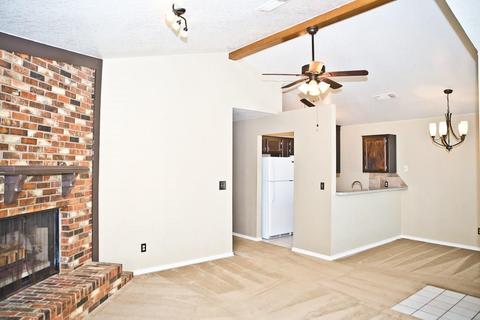 2128 Lonnie Ln, Moore, OK 73170 photo 7