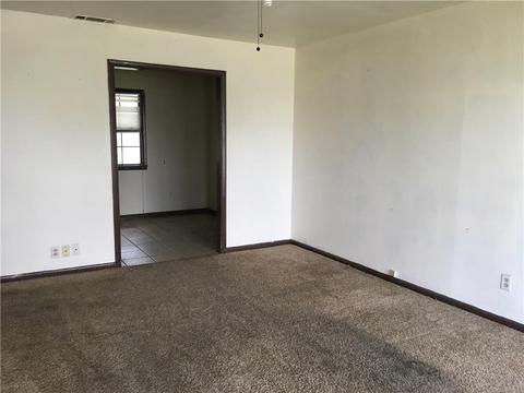 409 Pine, Frederick, OK 73542 photo 4