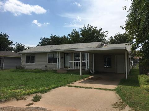 409 Pine, Frederick, OK 73542 photo 3