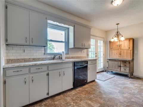 207 N 7th, Mcloud, OK 74851 photo 11