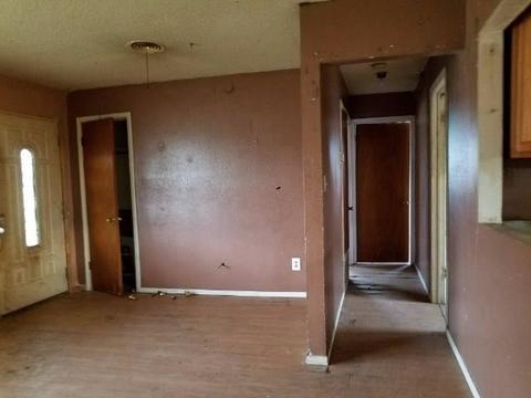 701 N Crain, Altus, OK 73521 photo 5