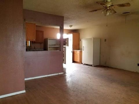 701 N Crain, Altus, OK 73521 photo 4
