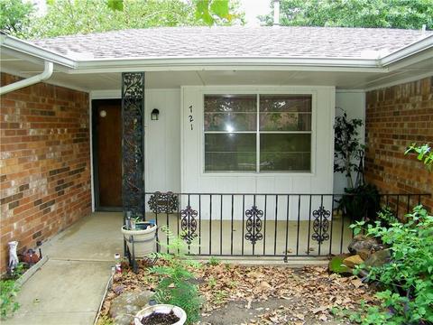 721 Lakecrest, Moore, OK 73170 photo 2