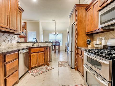 3301 Red Rock Dr, Moore, OK 73165 photo 17