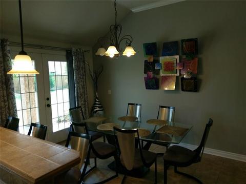 1300 Mead Cir, Moore, OK 73170 photo 8