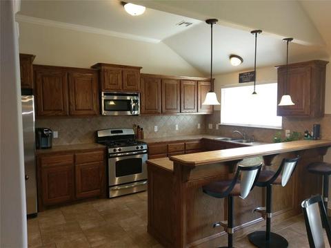 1300 Mead Cir, Moore, OK 73170 photo 4