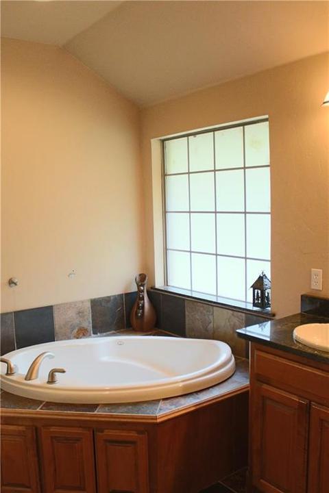 102 W End Ct, Tuttle, OK 73089 photo 16