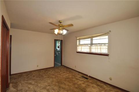2209 E Robinson, Norman, OK 73071 photo 29