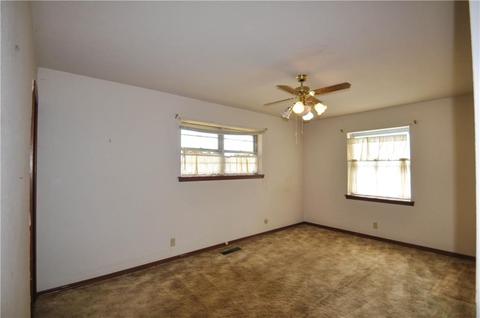 2209 E Robinson, Norman, OK 73071 photo 28