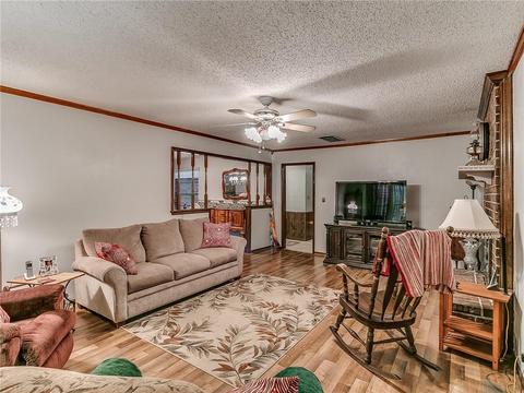 14 Walker Ln, Mcloud, OK 74851 photo 2