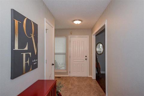 804 N Parkview Cir, Moore, OK 73170 photo 4