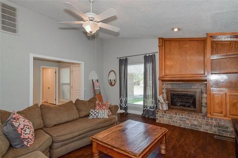 804 N Parkview Cir, Moore, OK 73170 photo 7