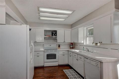 804 N Parkview Cir, Moore, OK 73170 photo 11