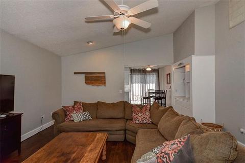 804 N Parkview Cir, Moore, OK 73170 photo 6