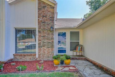 804 N Parkview Cir, Moore, OK 73170 photo 3