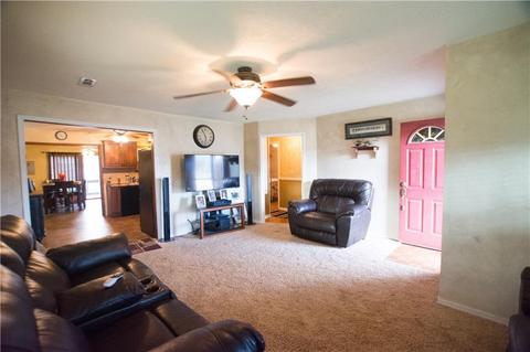 117 E Jefferson St, Tecumseh, OK 74873 photo 3
