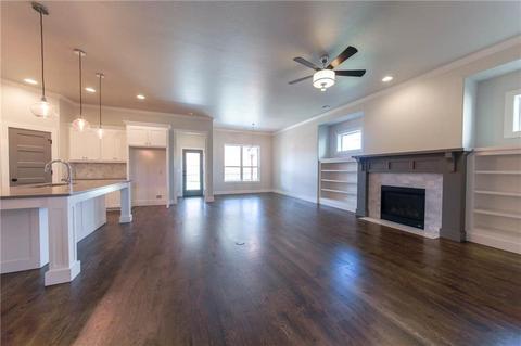 2117 Cox Ln, Moore, OK 73160 photo 2