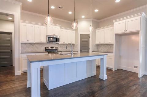 2117 Cox Ln, Moore, OK 73160 photo 5
