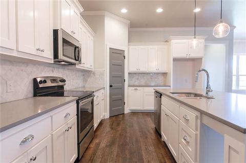 2117 Cox Ln, Moore, OK 73160 photo 7