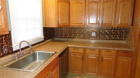 920 E Cypress St, Altus, OK 73521 photo 7