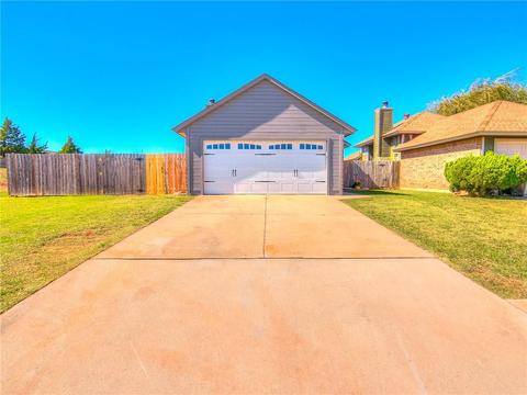 2301 Cedar Brook Dr, Moore, OK 73160 photo 3