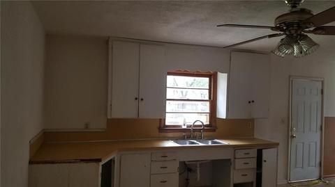 102 E Haddock St, Norman, OK 73069 photo 9