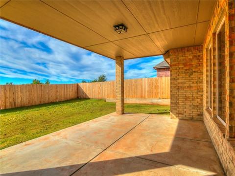 2300 E Kellan Crt, Mustang, OK 73064 photo 13