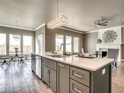 2300 E Kellan Crt, Mustang, OK 73064 photo 18