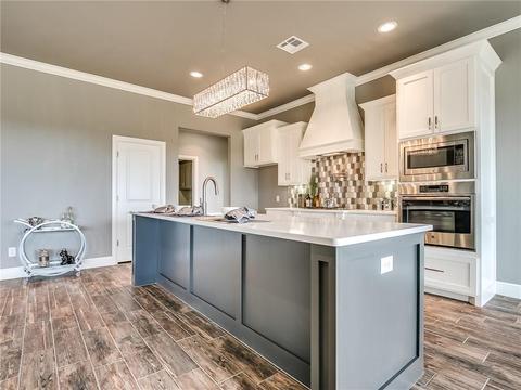 2300 E Kellan Crt, Mustang, OK 73064 photo 12