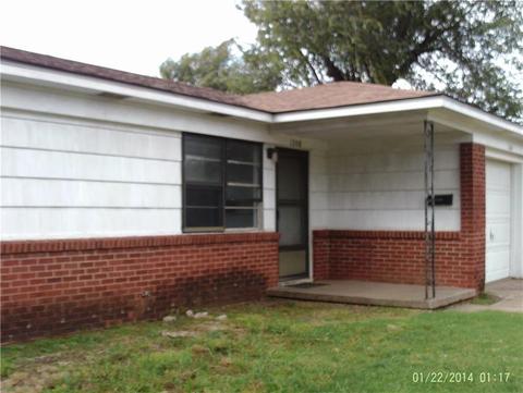 1208 Scott, Altus, OK 73521 photo 3