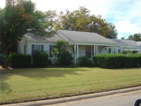 916 E Sycamore, Altus, OK 73521 photo 1