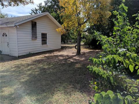 916 E Sycamore, Altus, OK 73521 photo 5