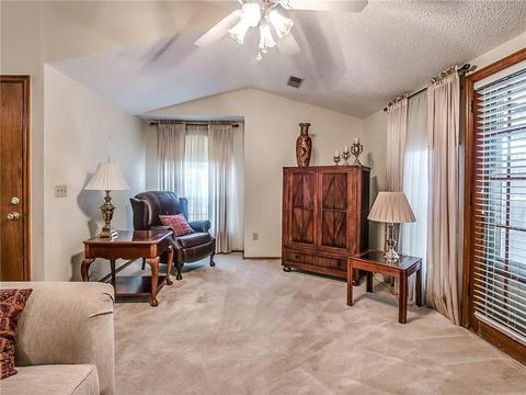 2103 Westmore Dr, Moore, OK 73170 photo 4