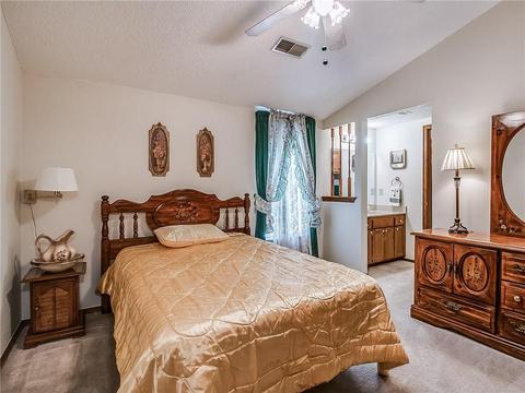 2103 Westmore Dr, Moore, OK 73170 photo 9
