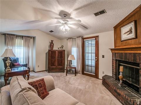 2103 Westmore Dr, Moore, OK 73170 photo 3