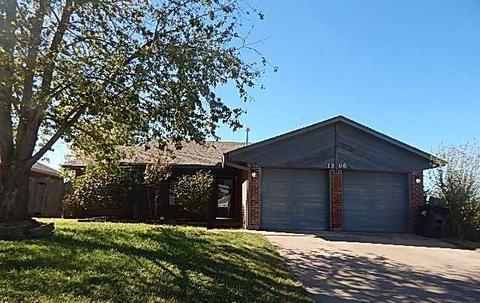 1306 Silver Maple Ln, Noble, OK 73068 photo 1