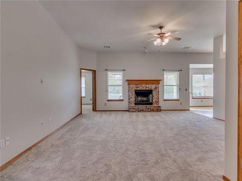 1817 Meadow Run Dr, Moore, OK 73160 photo 6
