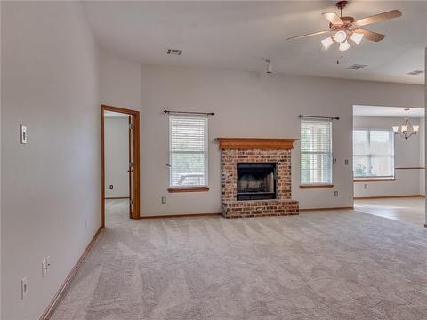 1817 Meadow Run Dr, Moore, OK 73160 photo 3