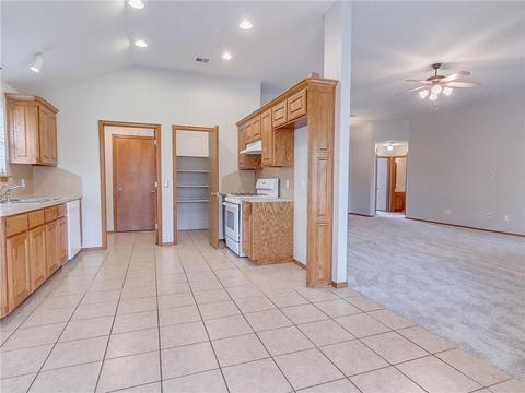 1817 Meadow Run Dr, Moore, OK 73160 photo 25
