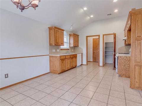 1817 Meadow Run Dr, Moore, OK 73160 photo 24