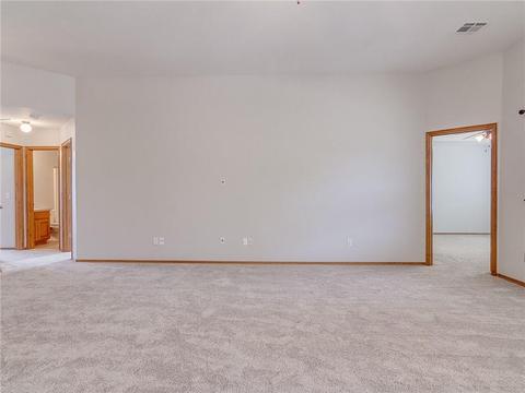 1817 Meadow Run Dr, Moore, OK 73160 photo 8