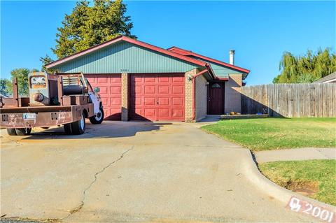 2001 Shadow St, Norman, OK 73071 photo 1