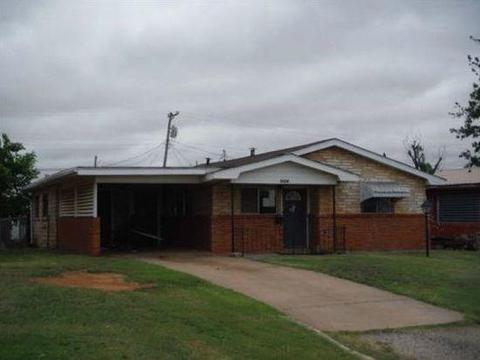 906 N Hightower, Altus, OK 73521 photo 1
