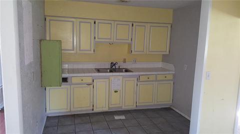 708 Ell, Altus, OK 73521 photo 3