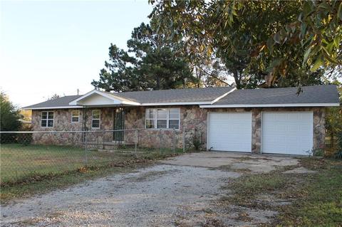 810 E Park St, Tecumseh, OK 74873 photo 1